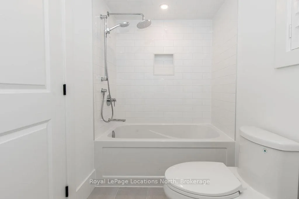 Photo 44 of 53 Niagara Street, Collingwood — HOMEH