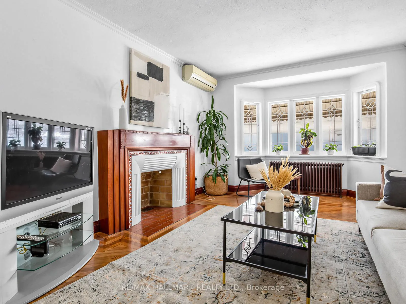 Photo 3 of 334 O'connor Drive, Toronto, East York — HOMEH