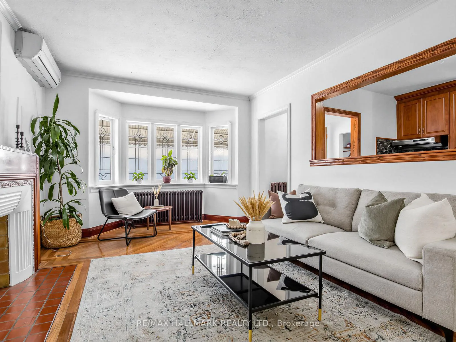 Photo 4 of 334 O'connor Drive, Toronto, East York — HOMEH