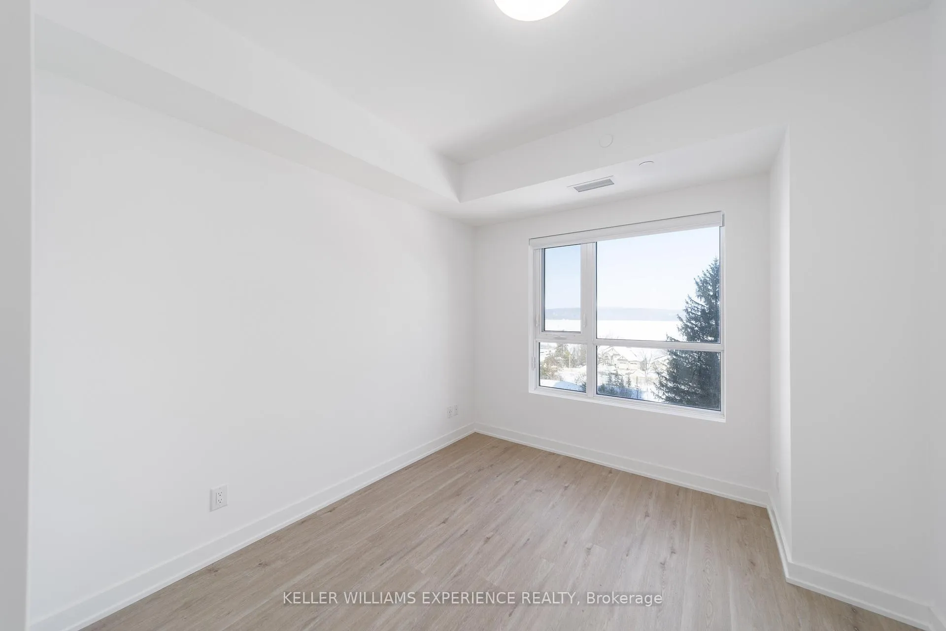 Photo 9 of Unit 309, 56 Lakeside Terrace, Barrie, Little Lake — HOMEH