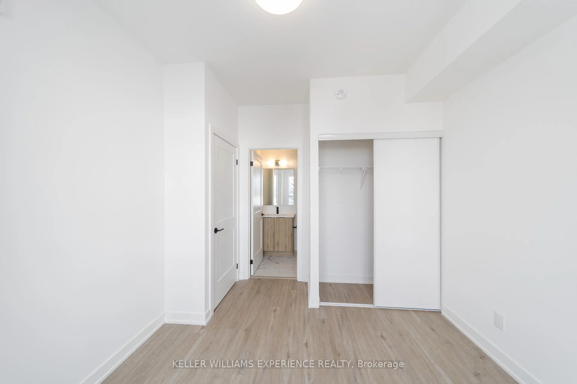 Photo 10 of Unit 309, 56 Lakeside Terrace, Barrie, Little Lake — HOMEH