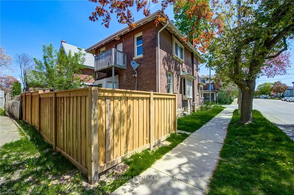 Photo 6 of Unit UPPER, 200 Park Avenue, Brantford, Downtown Core — HOMEH