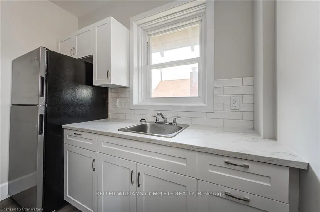 Photo 26 of Unit UPPER, 200 Park Avenue, Brantford, Downtown Core — HOMEH