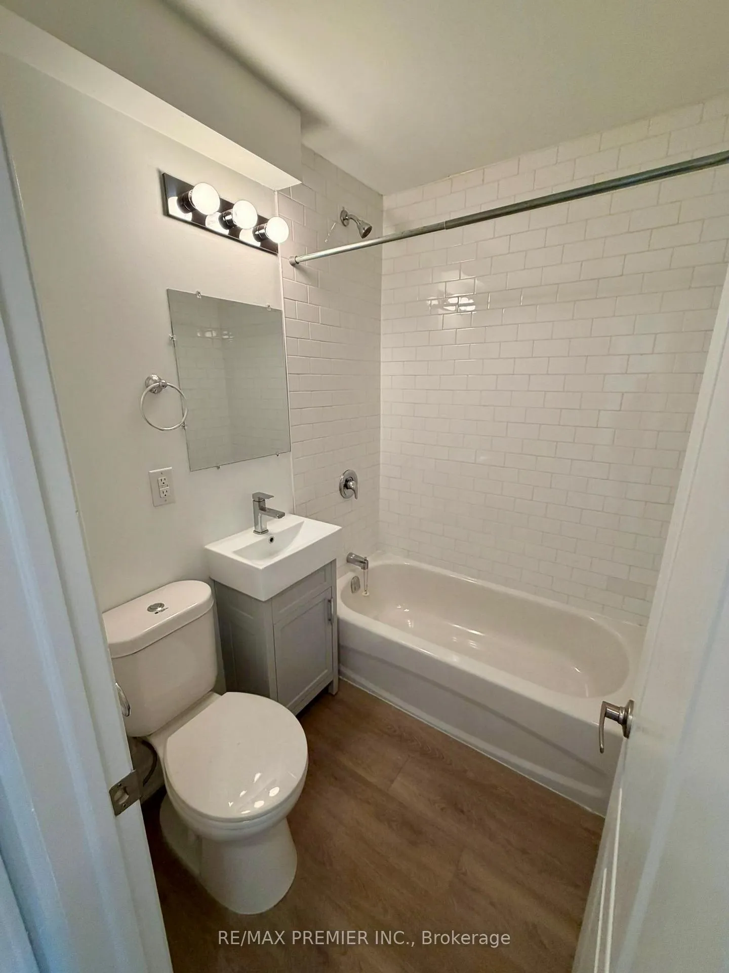 Photo 9 of Unit 203, 112 St. Joseph's Drive, Hamilton, Corktown — HOMEH