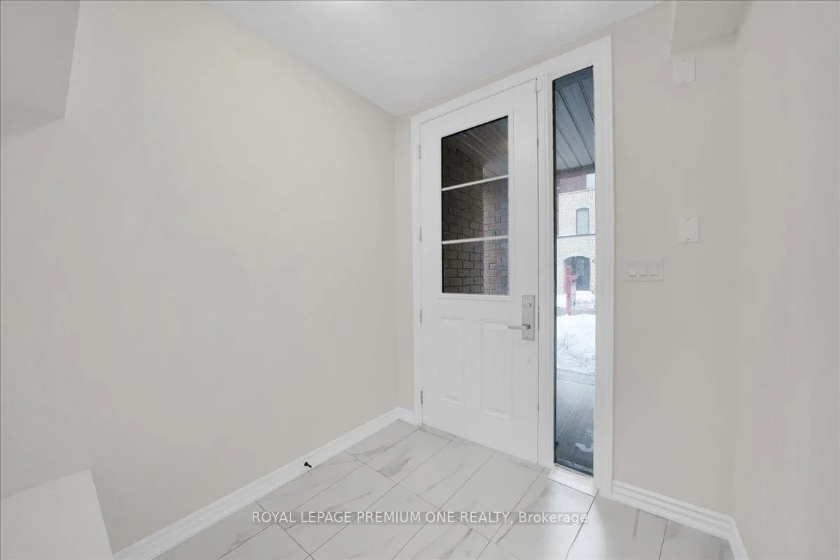 Photo 5 of 11 Arcola Street, Brampton, Goreway Drive Corridor — HOMEH
