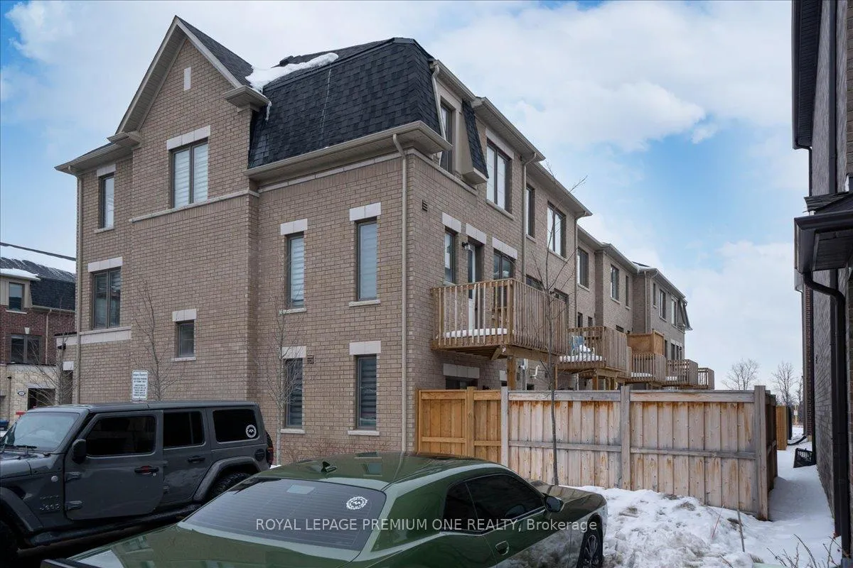 Photo 38 of 11 Arcola Street, Brampton, Goreway Drive Corridor — HOMEH