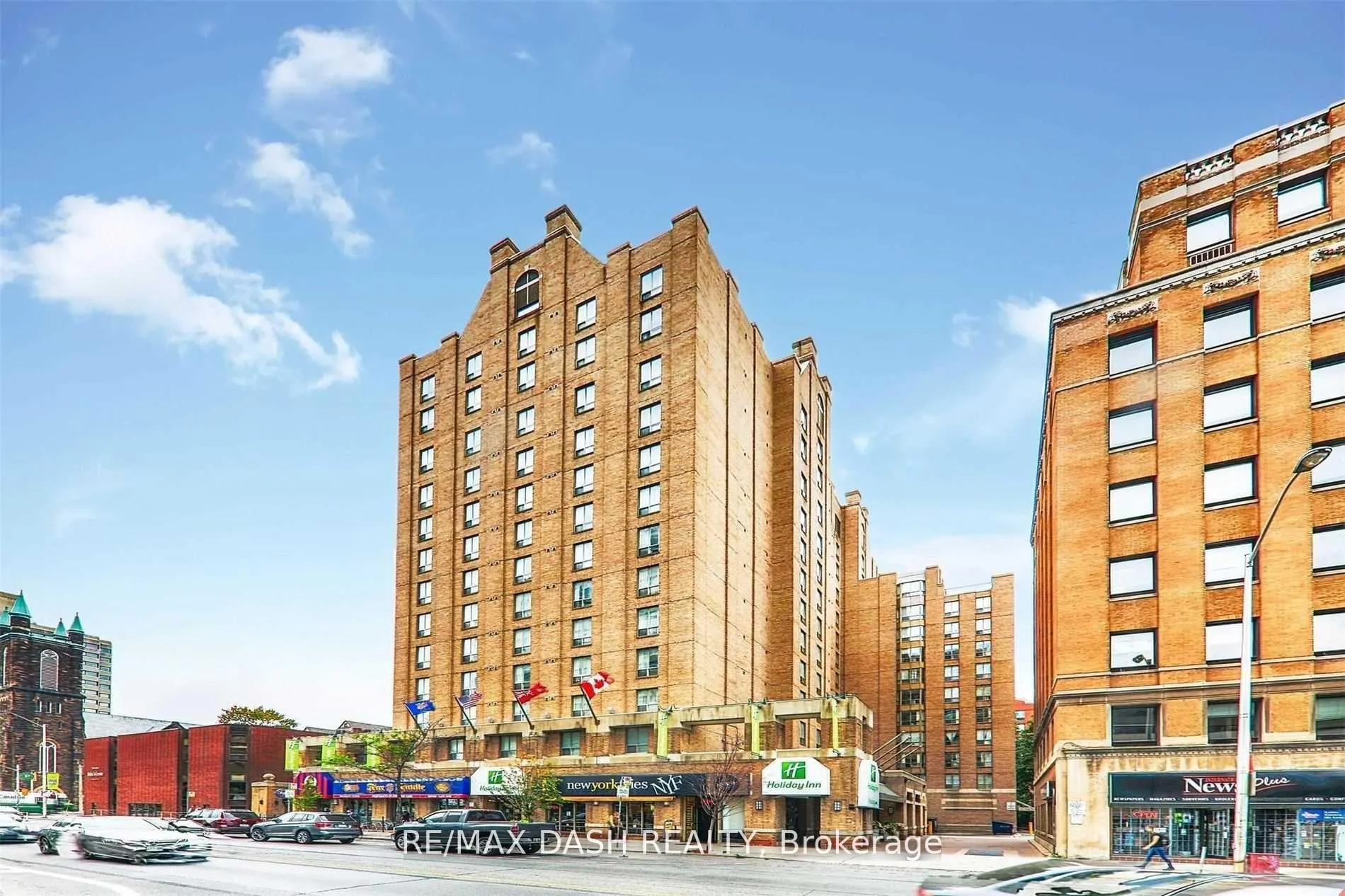 Front of Unit 506, 284 Bloor Street W