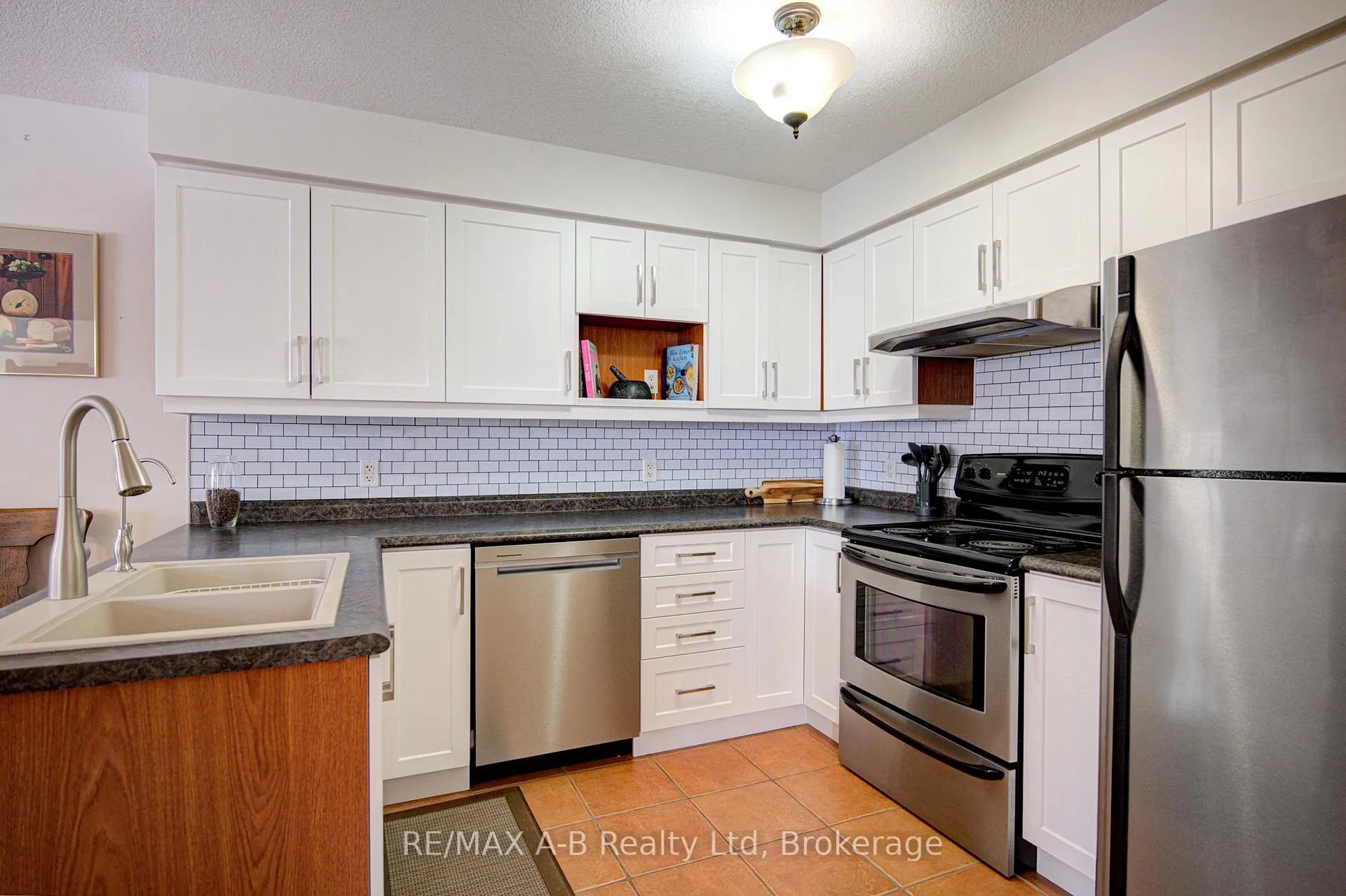 Photo 11 of 10 Edison Street, St. Marys — HOMEH