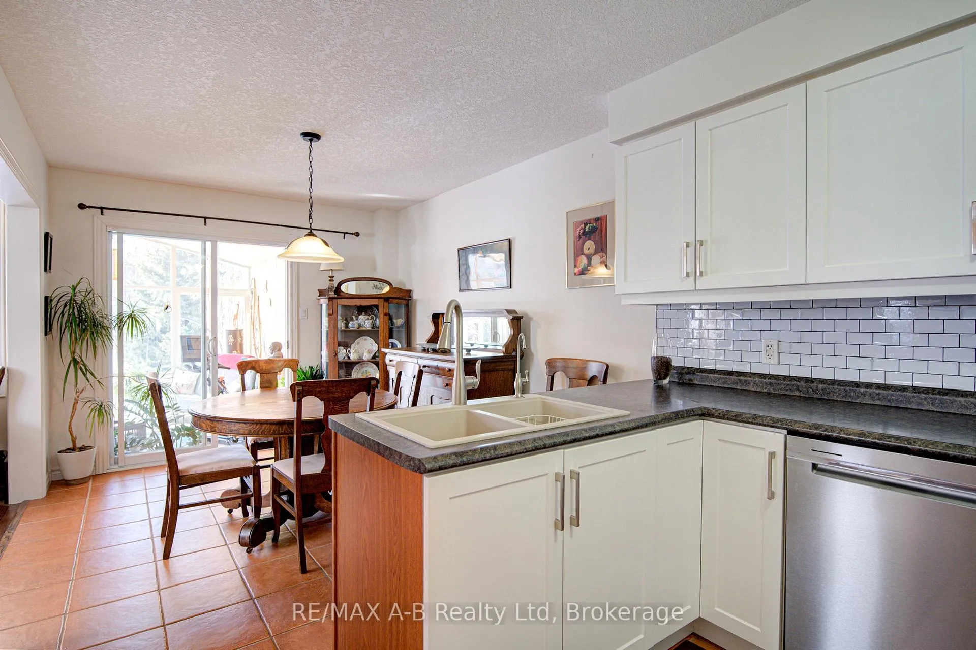 Photo 13 of 10 Edison Street, St. Marys — HOMEH