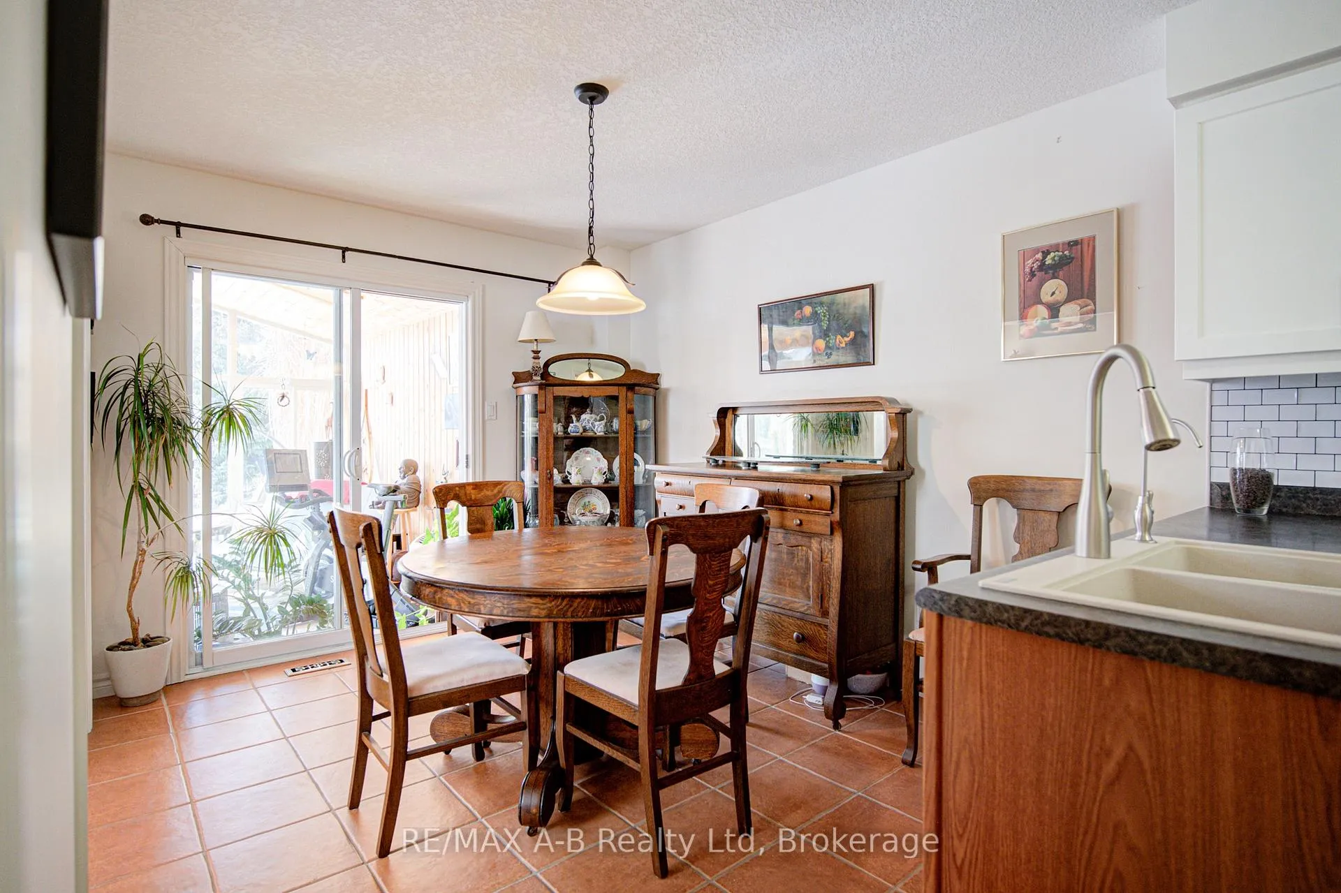 Photo 14 of 10 Edison Street, St. Marys — HOMEH