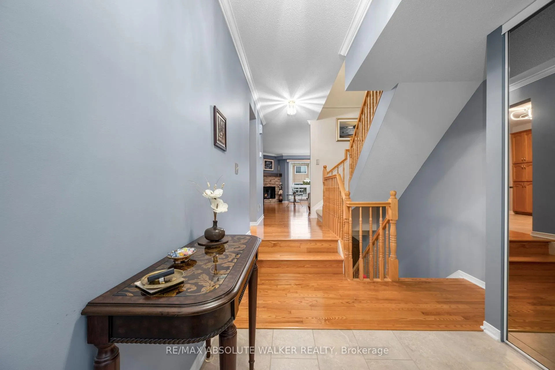 Photo 3 of 6169 Oak Meadows Drive, Ottawa, Chapel Hill — HOMEH