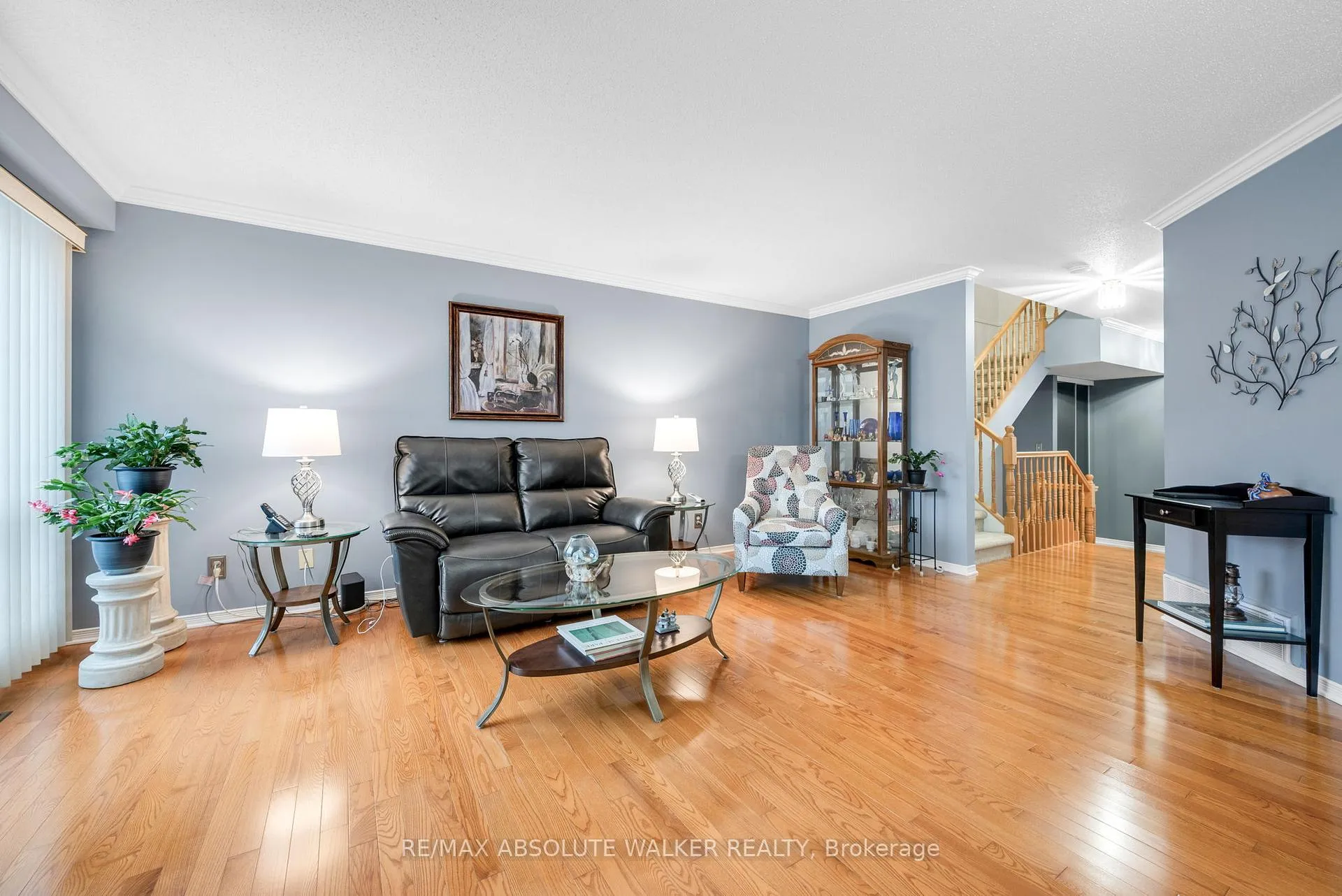 Photo 5 of 6169 Oak Meadows Drive, Ottawa, Chapel Hill — HOMEH