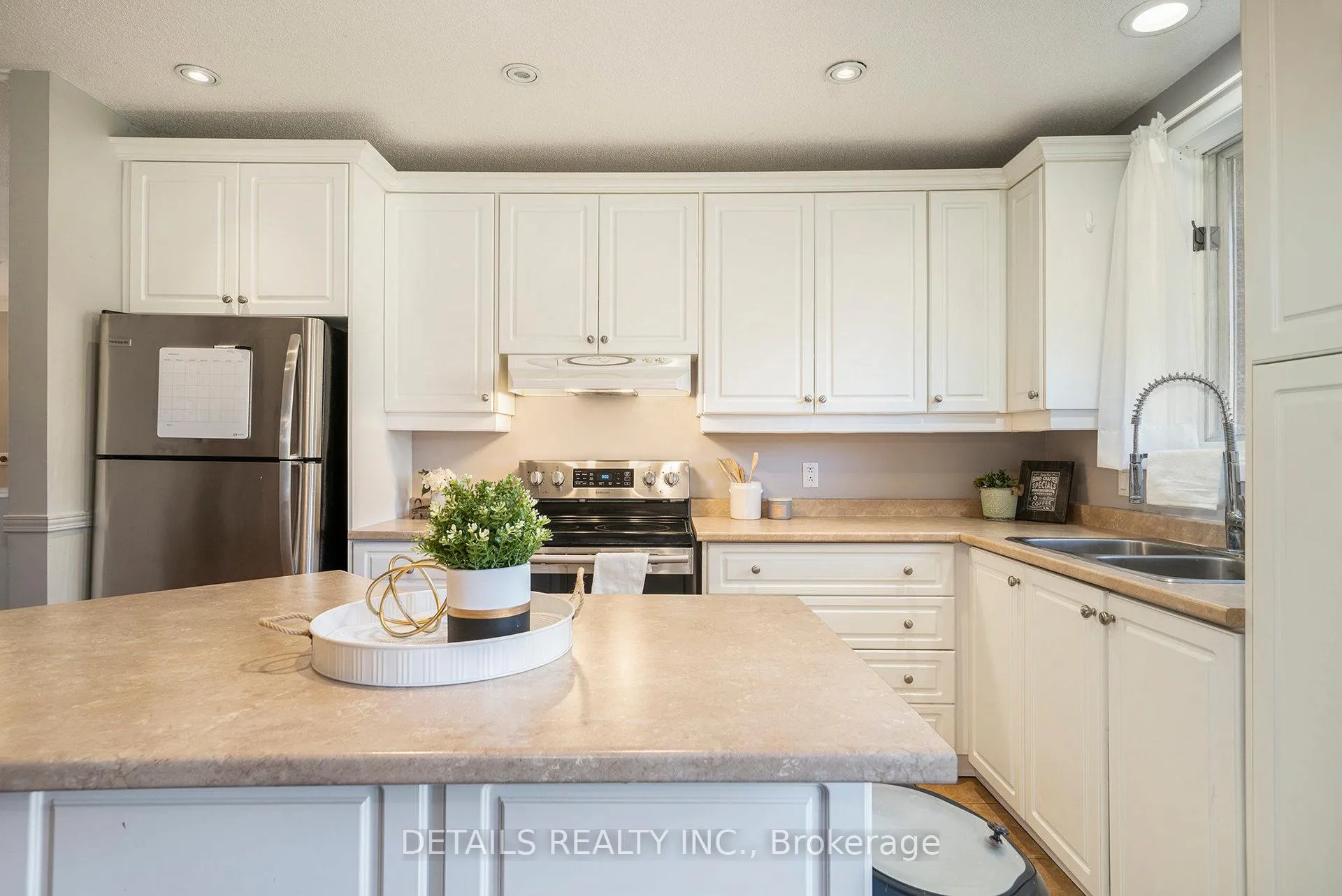 Photo 7 of 2298 James Craig Street, Ottawa, North Gower — HOMEH
