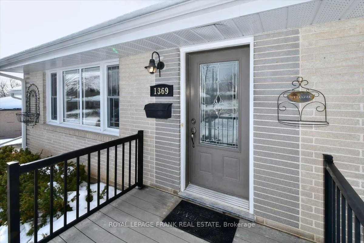 Photo 2 of 1369 Armstrong Drive, Peterborough, Town Ward 3 — HOMEH