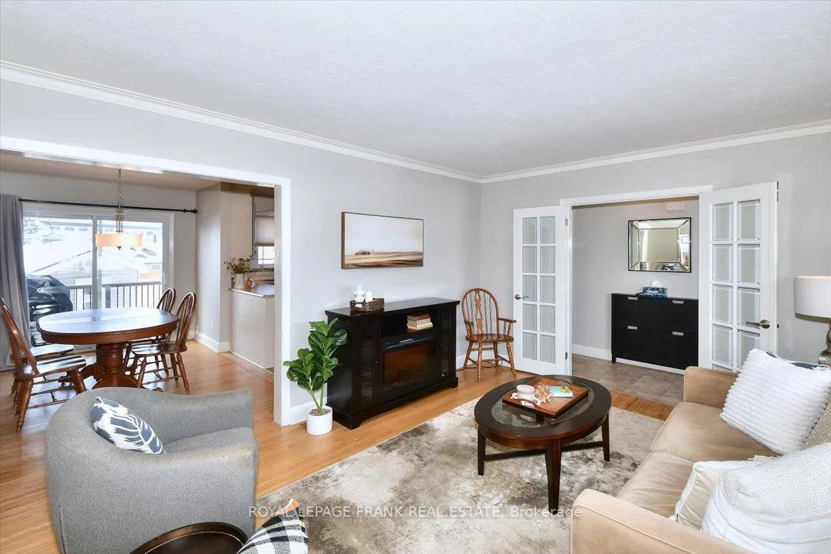 Photo 4 of 1369 Armstrong Drive, Peterborough, Town Ward 3 — HOMEH
