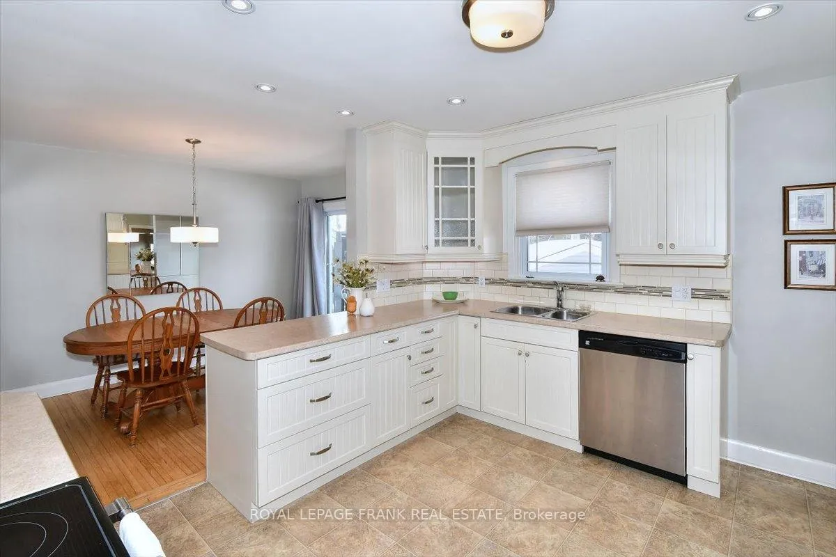 Photo 6 of 1369 Armstrong Drive, Peterborough, Town Ward 3 — HOMEH