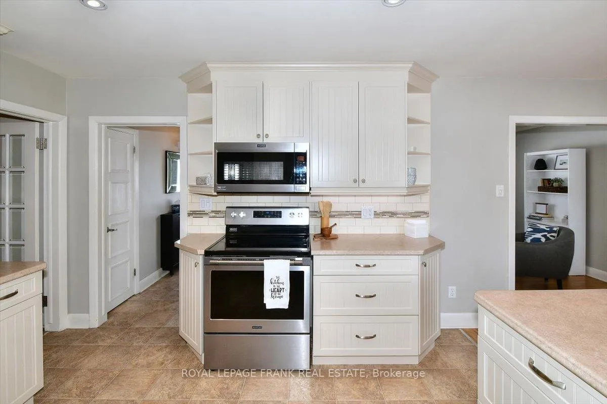 Photo 7 of 1369 Armstrong Drive, Peterborough, Town Ward 3 — HOMEH