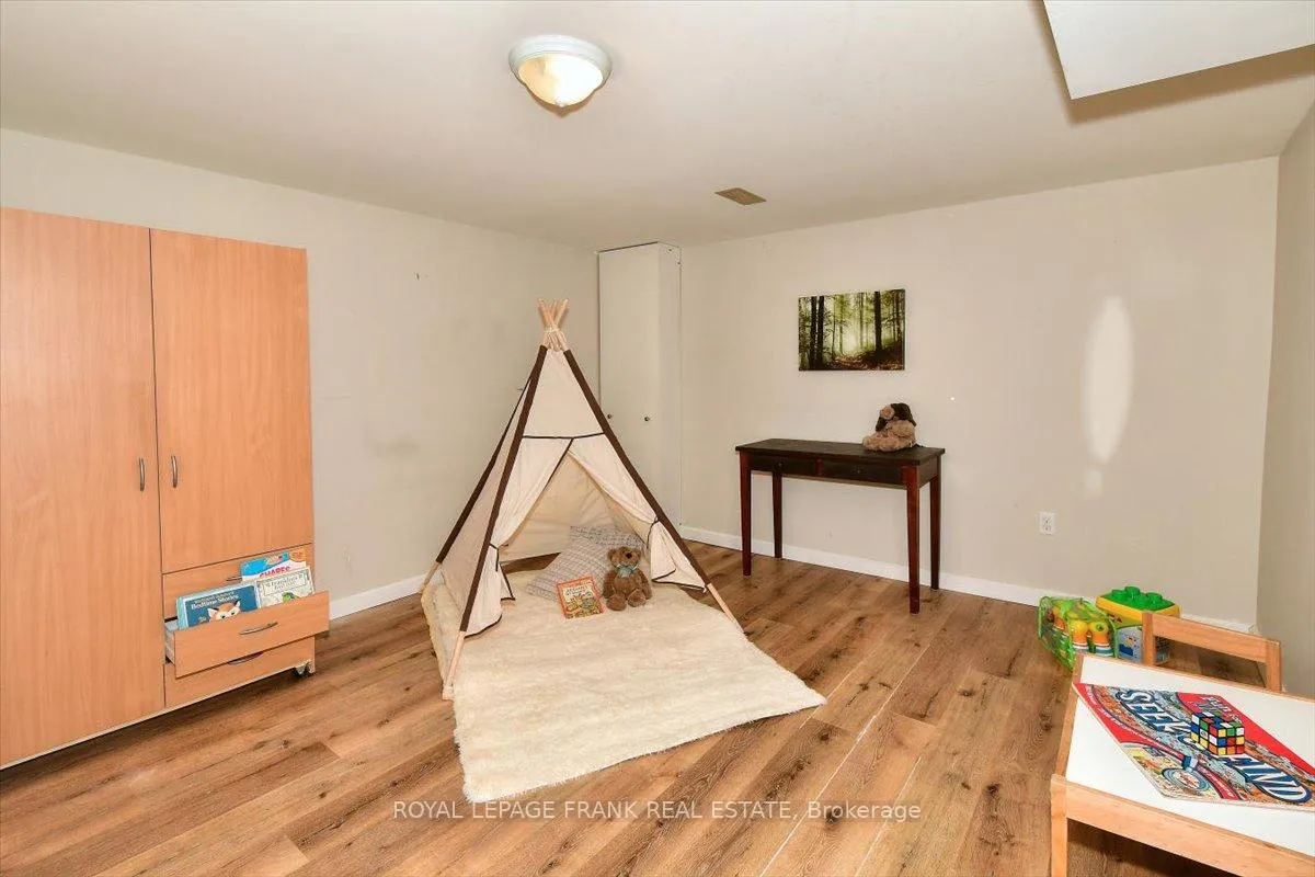 Photo 18 of 1369 Armstrong Drive, Peterborough, Town Ward 3 — HOMEH