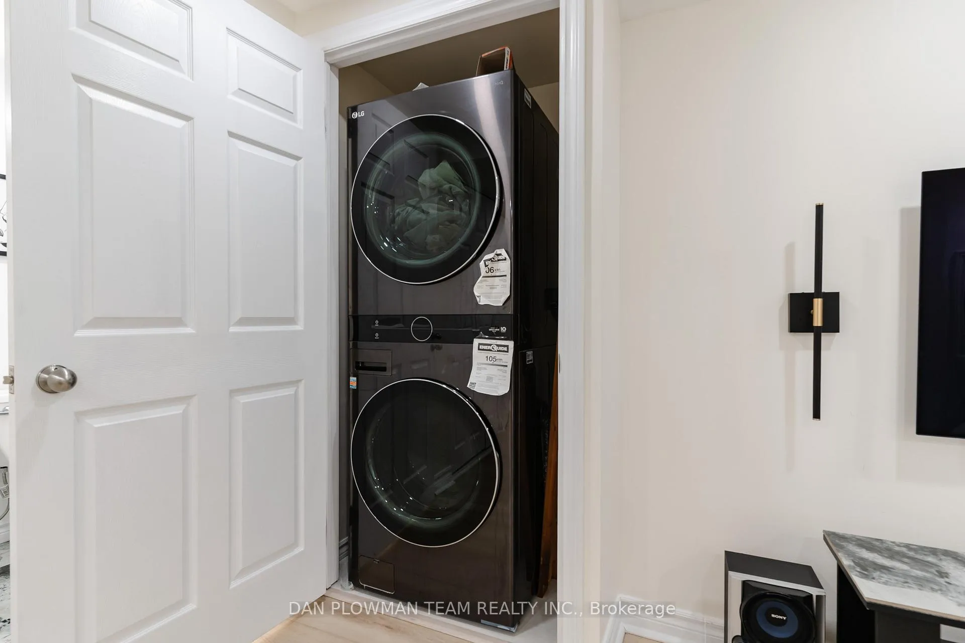 Photo 37 of 8 Oglevie Drive, Whitby, Pringle Creek — HOMEH