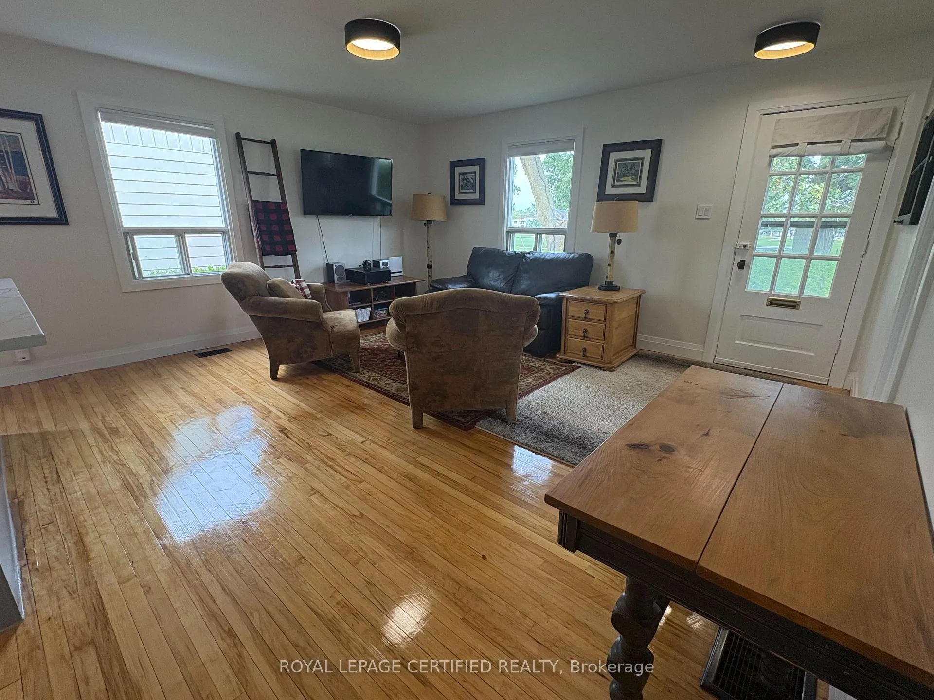 Photo 7 of 139 Memorial Avenue, Orillia — HOMEH
