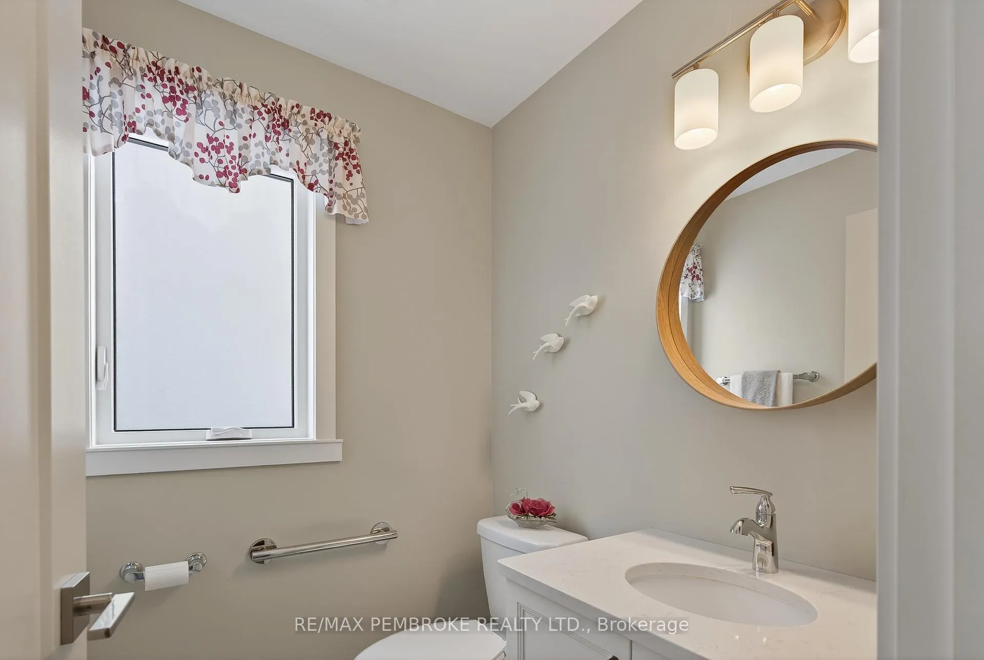 Photo 10 of 347 Nelson Street, Pembroke — HOMEH