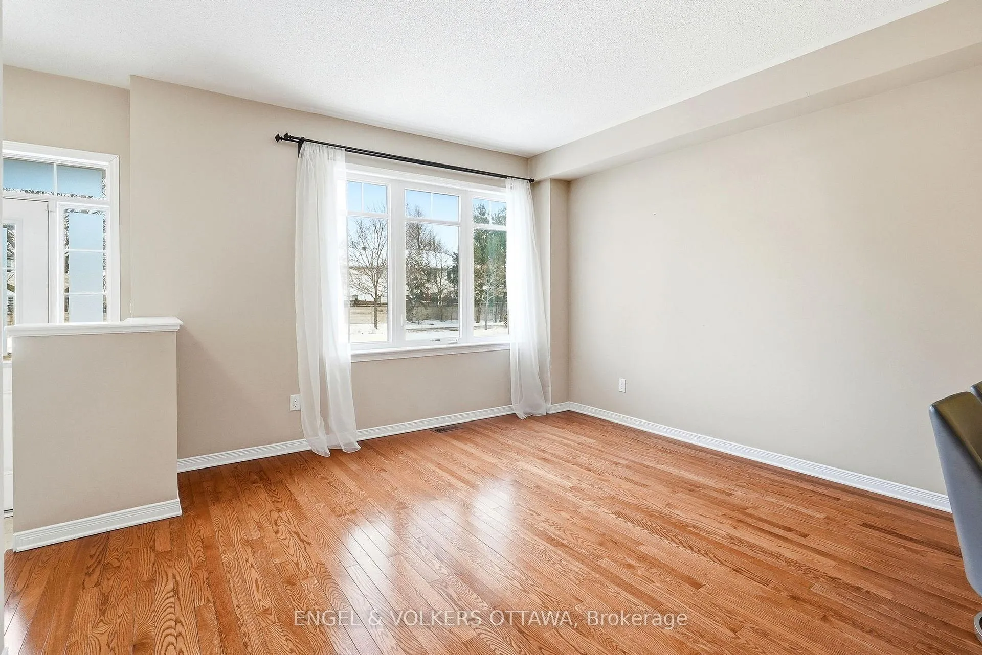 Photo 4 of 222 Longfields Drive, Ottawa, Barrhaven - Longfields — HOMEH