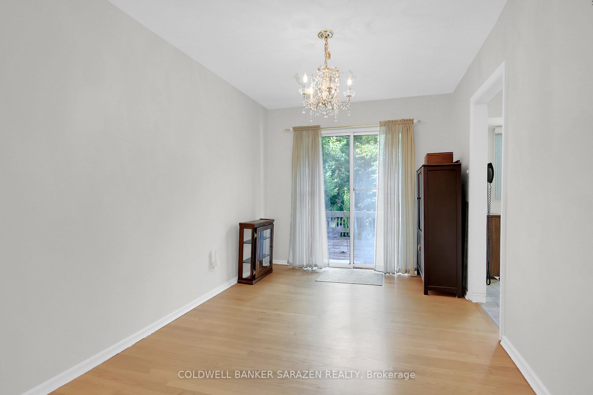 Photo 13 of 70 Viewmount Drive, Ottawa, Meadowlands/Crestview — HOMEH