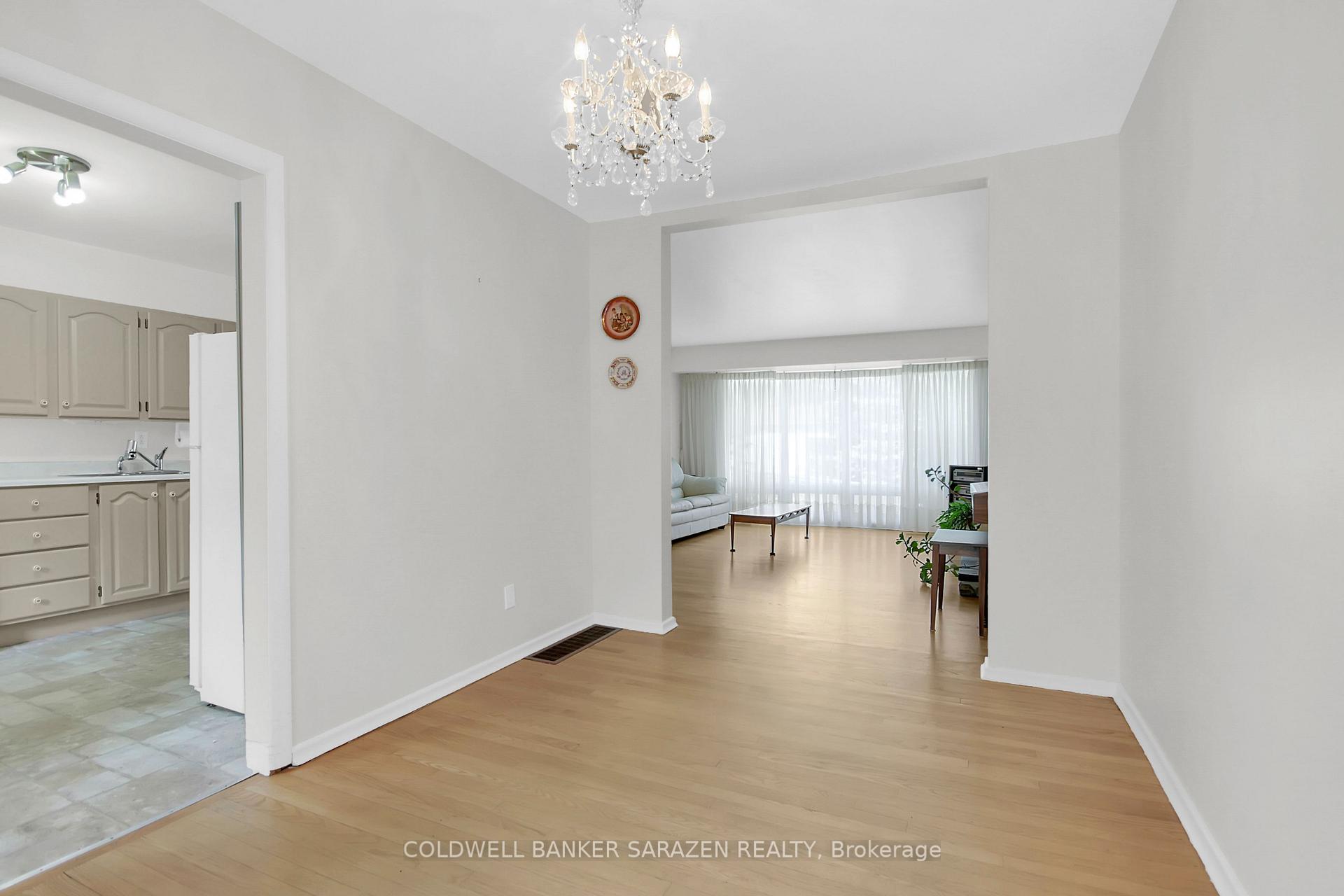 Photo 14 of 70 Viewmount Drive, Ottawa, Meadowlands/Crestview — HOMEH