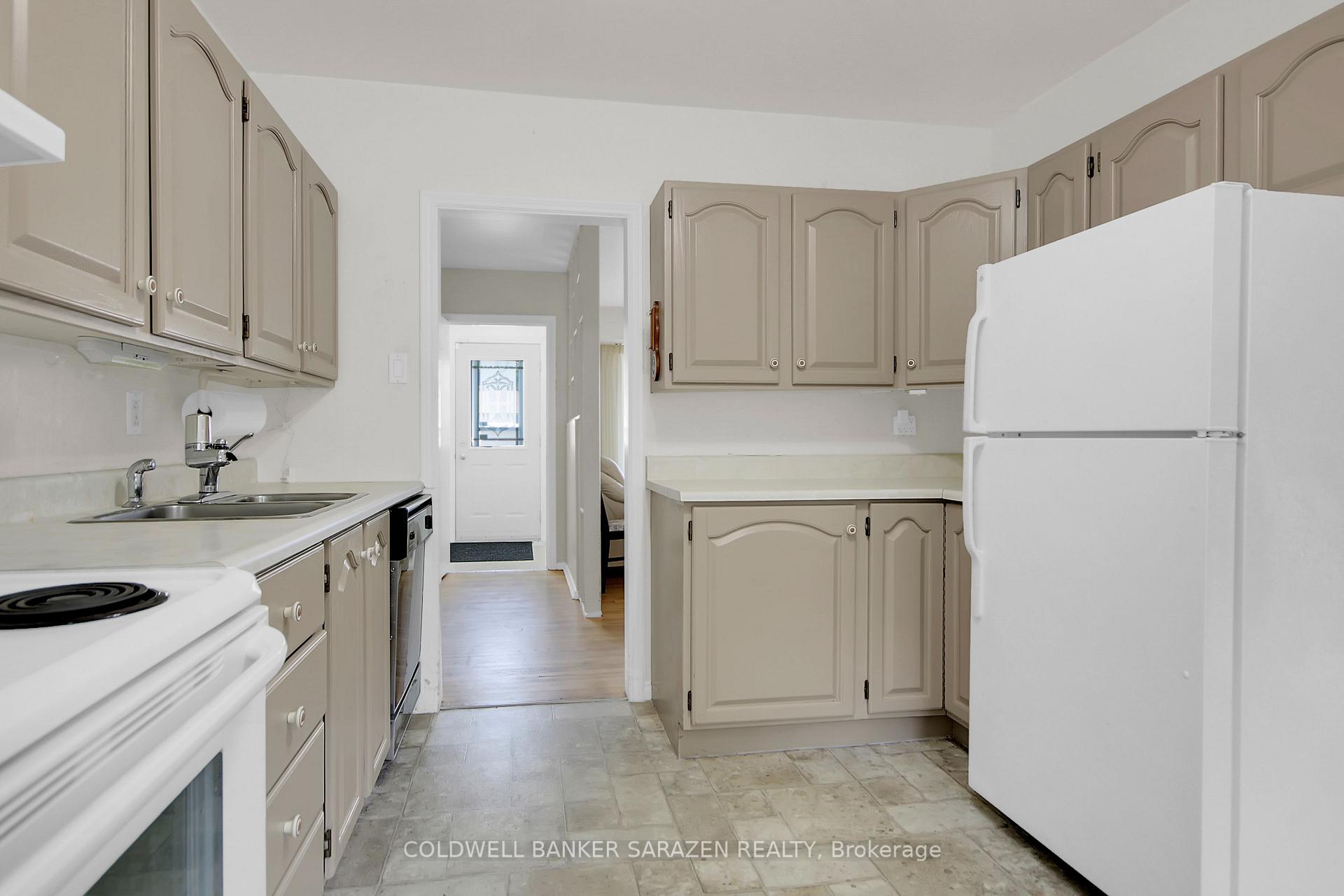 Photo 17 of 70 Viewmount Drive, Ottawa, Meadowlands/Crestview — HOMEH