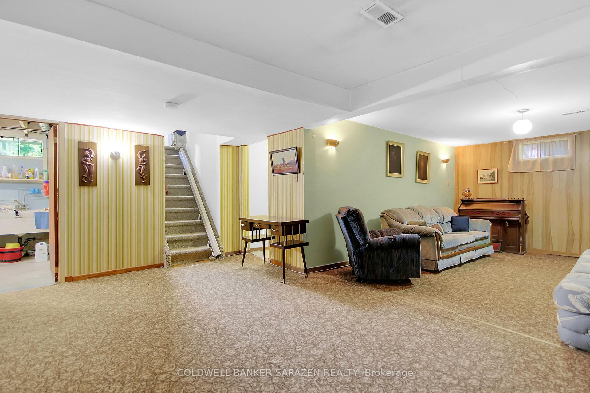 Photo 32 of 70 Viewmount Drive, Ottawa, Meadowlands/Crestview — HOMEH