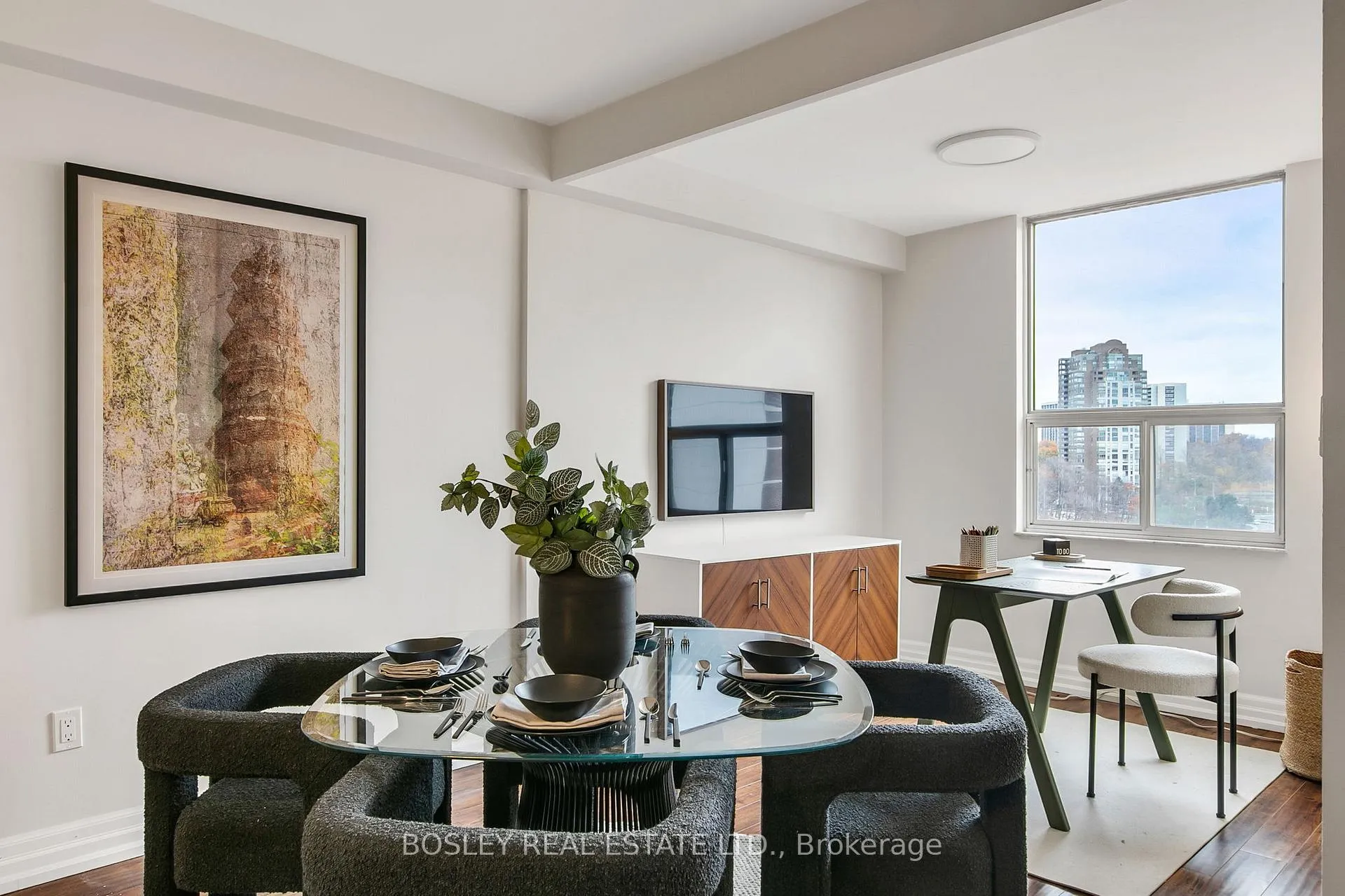 Photo 6 of Unit 1411, 10 Edgecliff Golfway, Toronto, Flemingdon Park — HOMEH