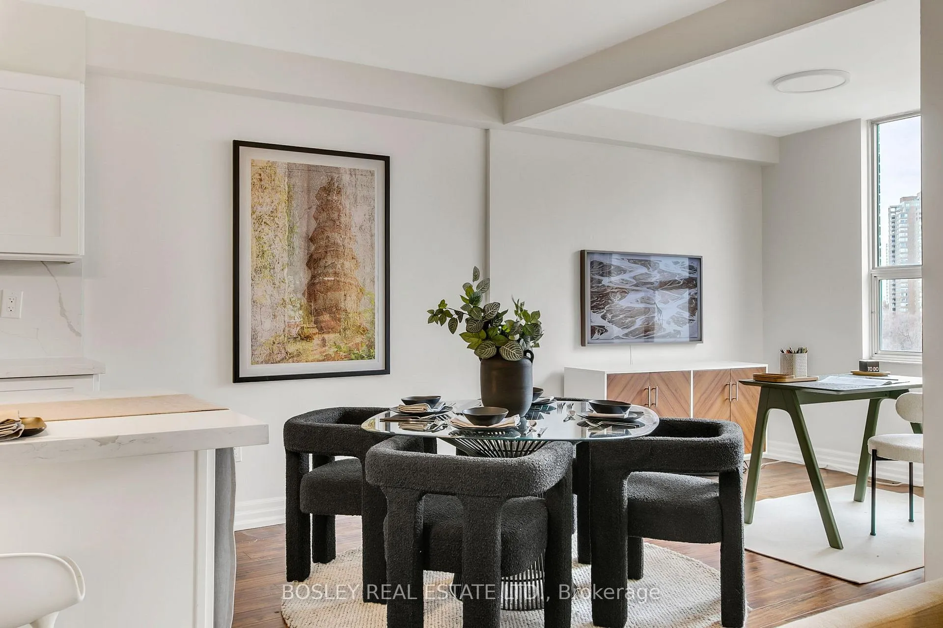 Photo 8 of Unit 1411, 10 Edgecliff Golfway, Toronto, Flemingdon Park — HOMEH
