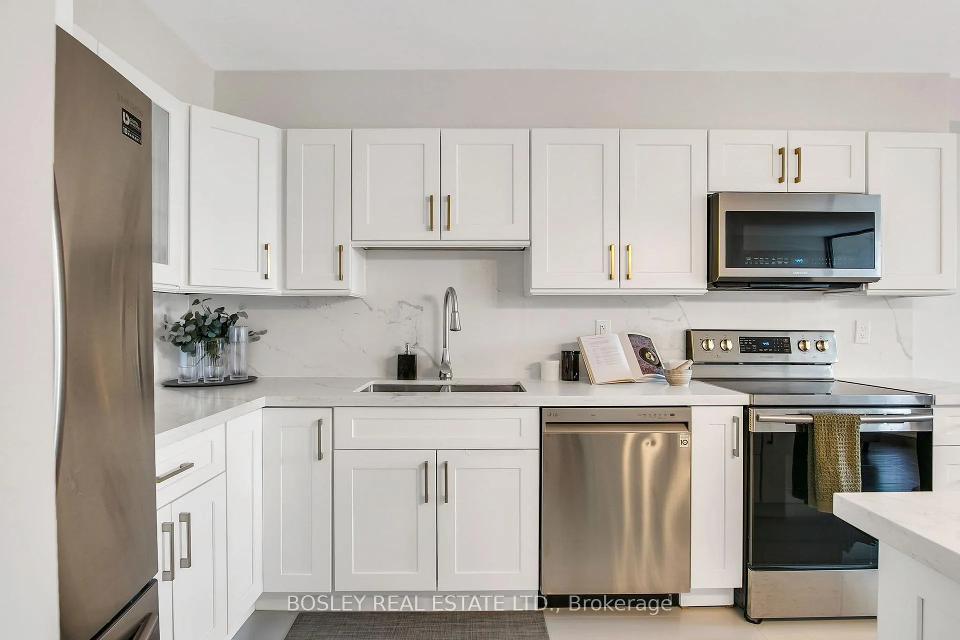 Photo 13 of Unit 1411, 10 Edgecliff Golfway, Toronto, Flemingdon Park — HOMEH
