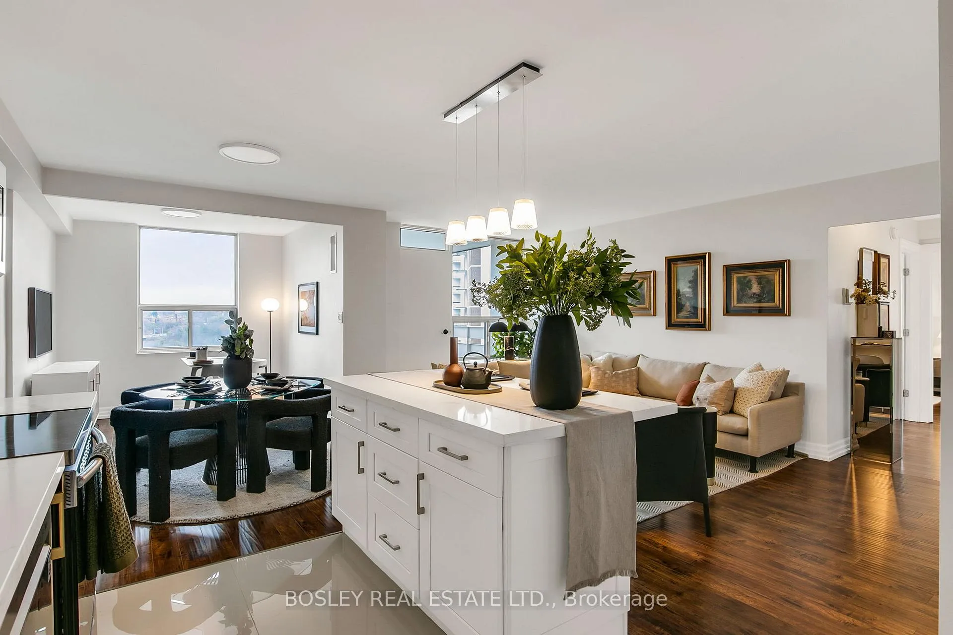 Photo 14 of Unit 1411, 10 Edgecliff Golfway, Toronto, Flemingdon Park — HOMEH