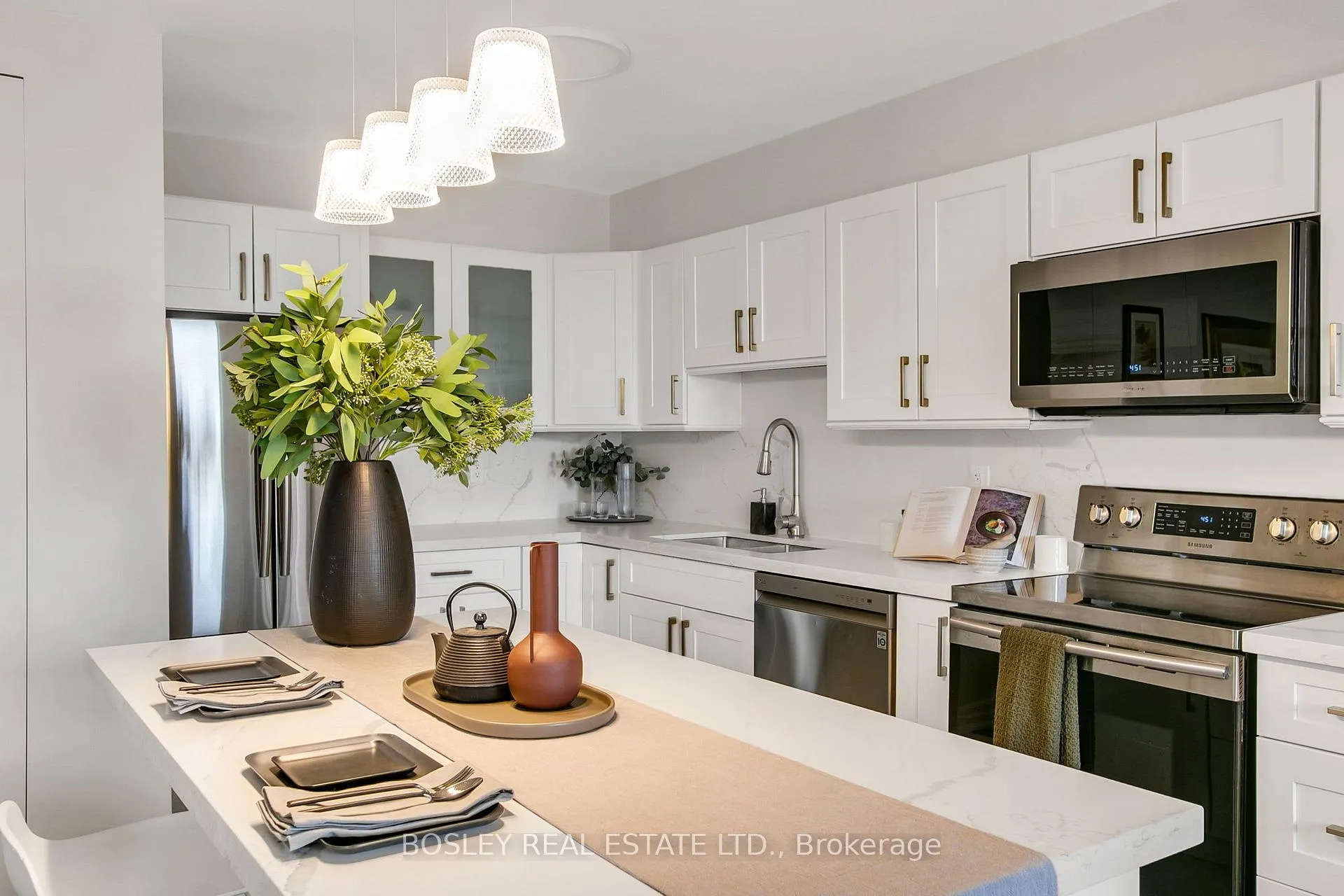 Photo 15 of Unit 1411, 10 Edgecliff Golfway, Toronto, Flemingdon Park — HOMEH