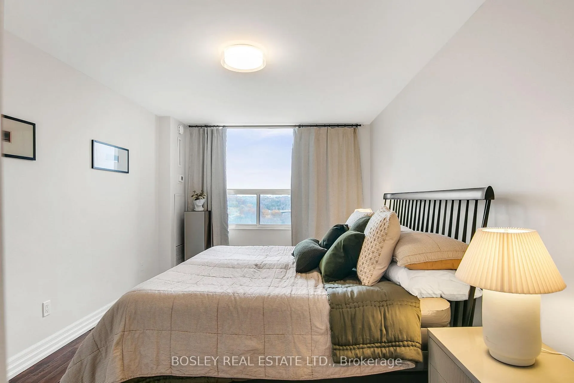 Photo 21 of Unit 1411, 10 Edgecliff Golfway, Toronto, Flemingdon Park — HOMEH