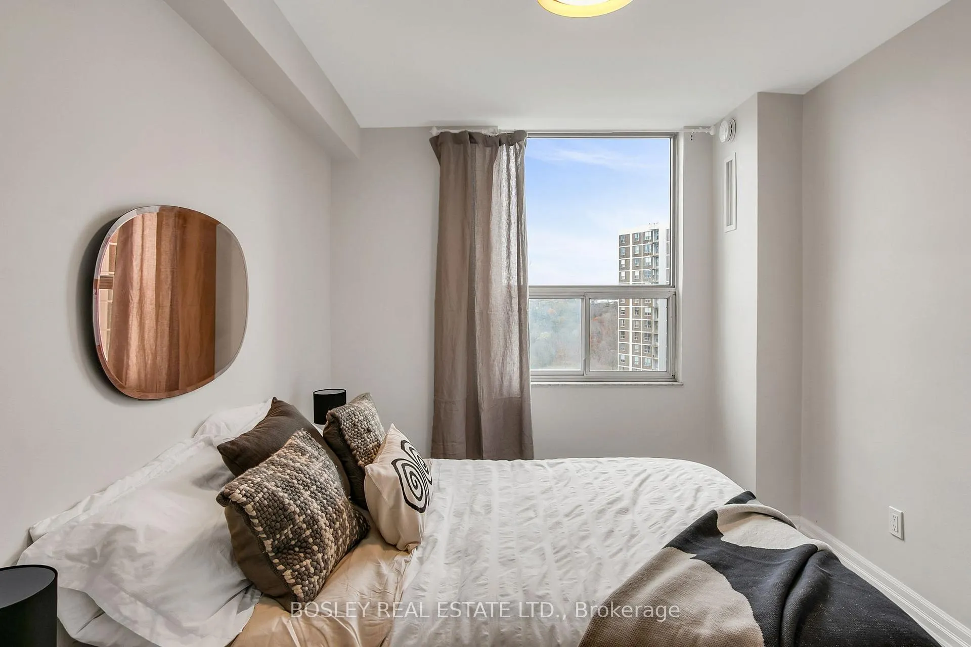 Photo 29 of Unit 1411, 10 Edgecliff Golfway, Toronto, Flemingdon Park — HOMEH
