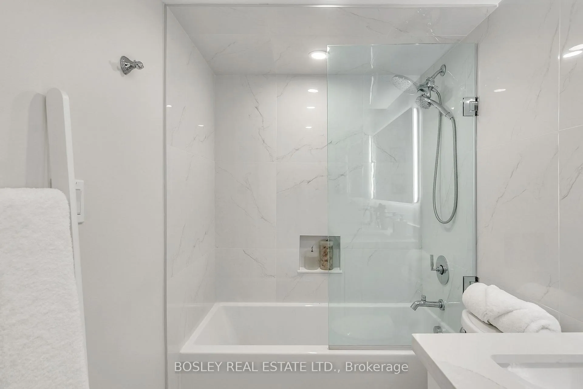 Photo 31 of Unit 1411, 10 Edgecliff Golfway, Toronto, Flemingdon Park — HOMEH