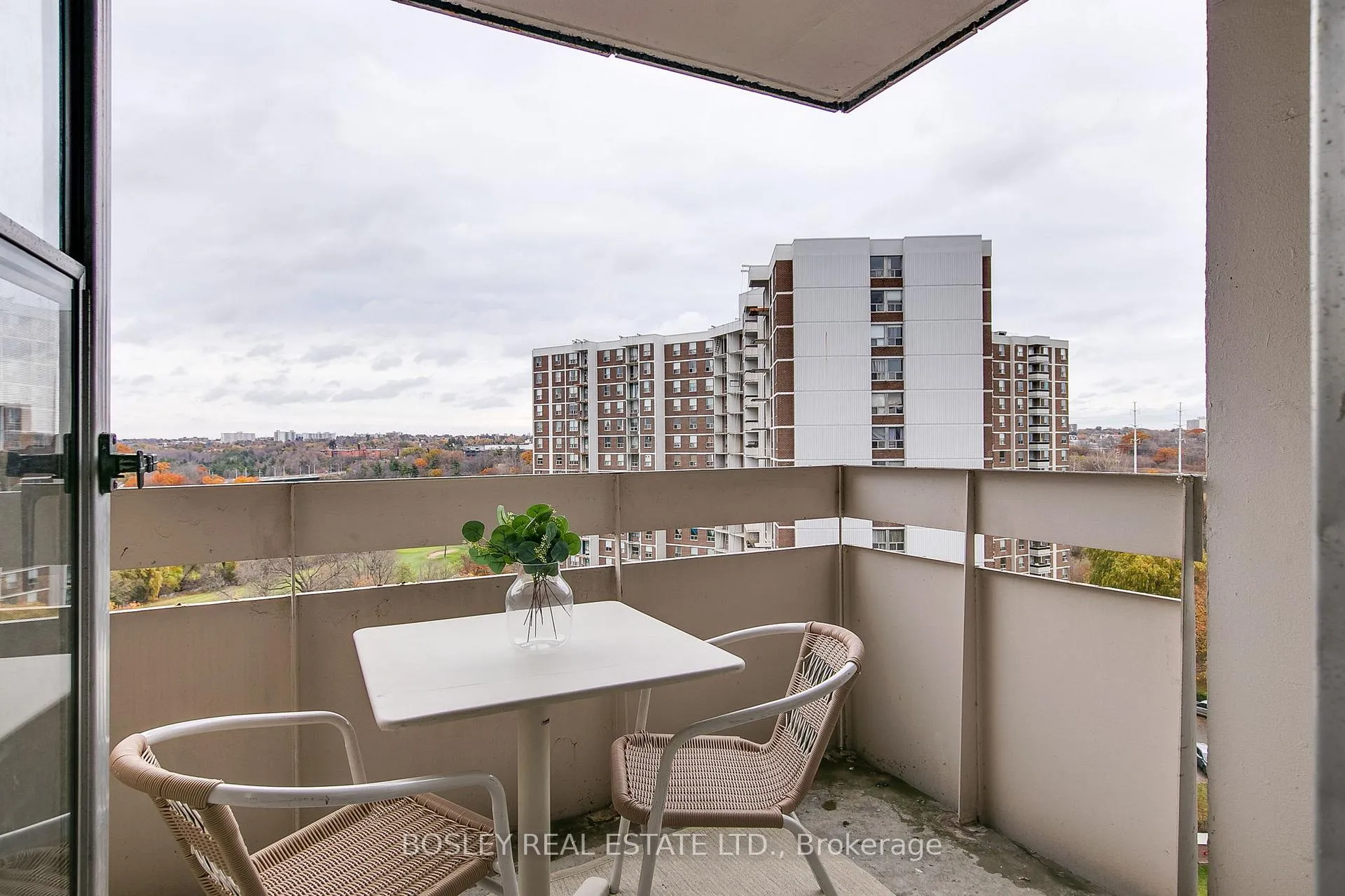 Photo 32 of Unit 1411, 10 Edgecliff Golfway, Toronto, Flemingdon Park — HOMEH