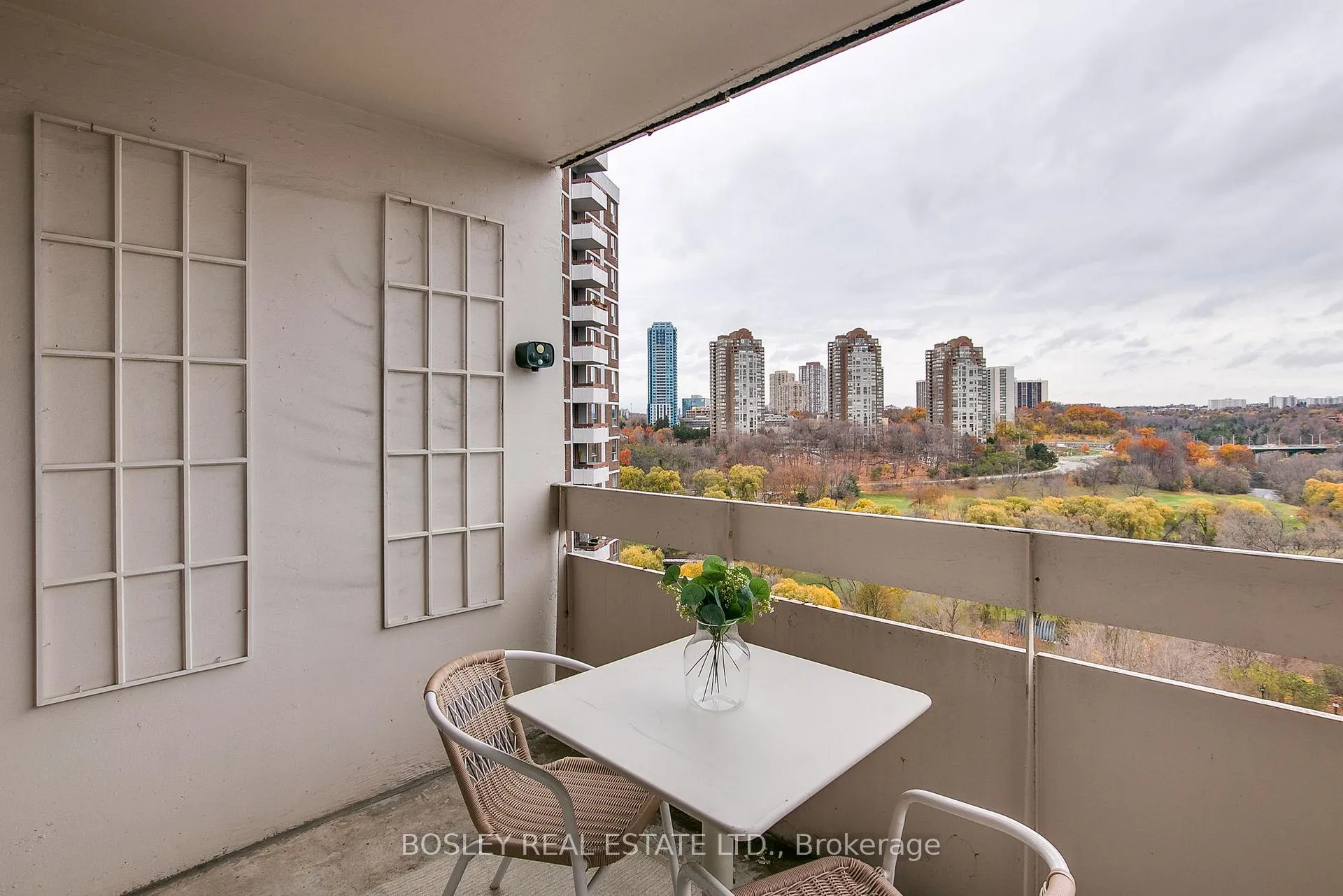 Photo 33 of Unit 1411, 10 Edgecliff Golfway, Toronto, Flemingdon Park — HOMEH