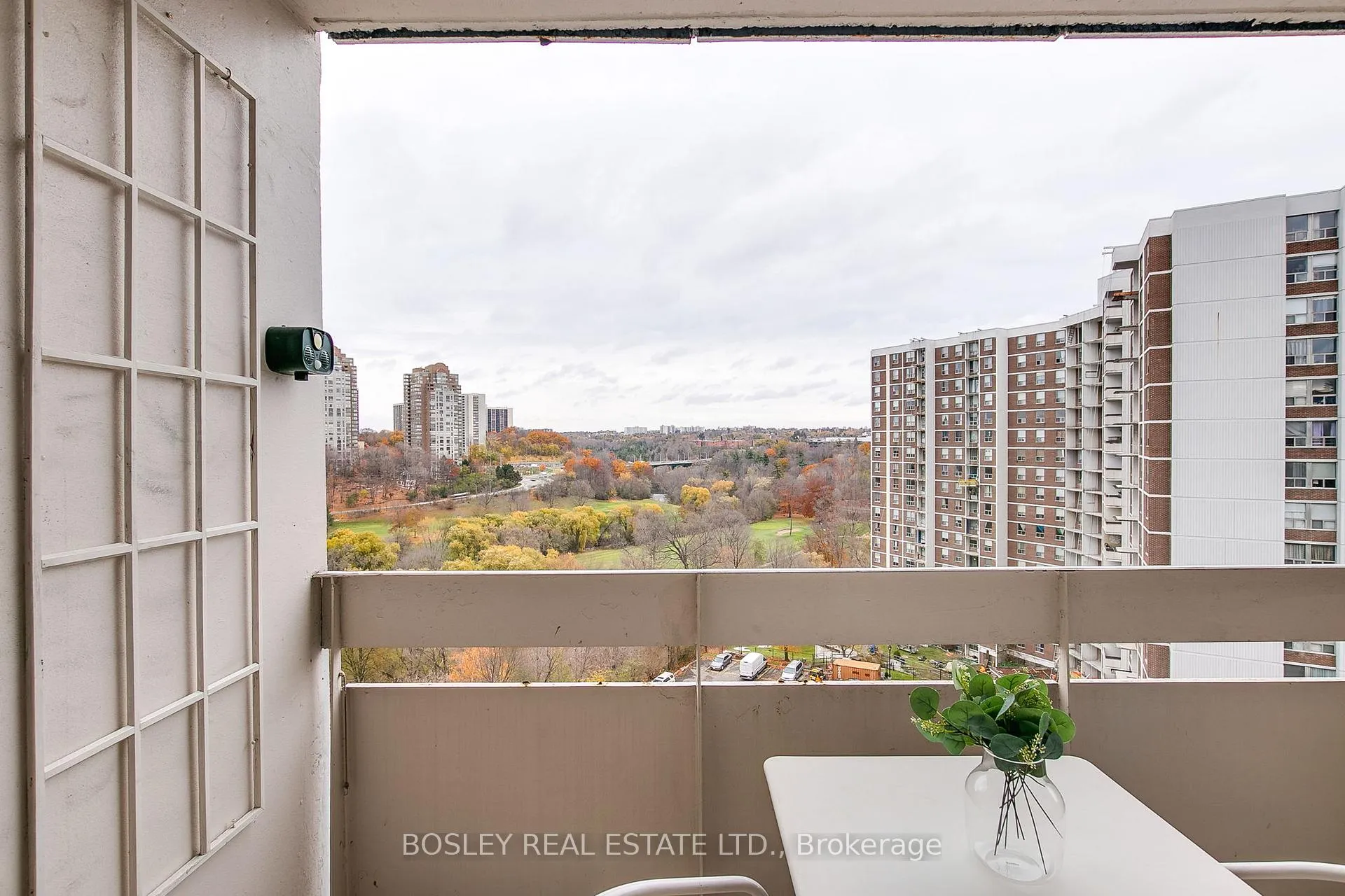 Photo 34 of Unit 1411, 10 Edgecliff Golfway, Toronto, Flemingdon Park — HOMEH