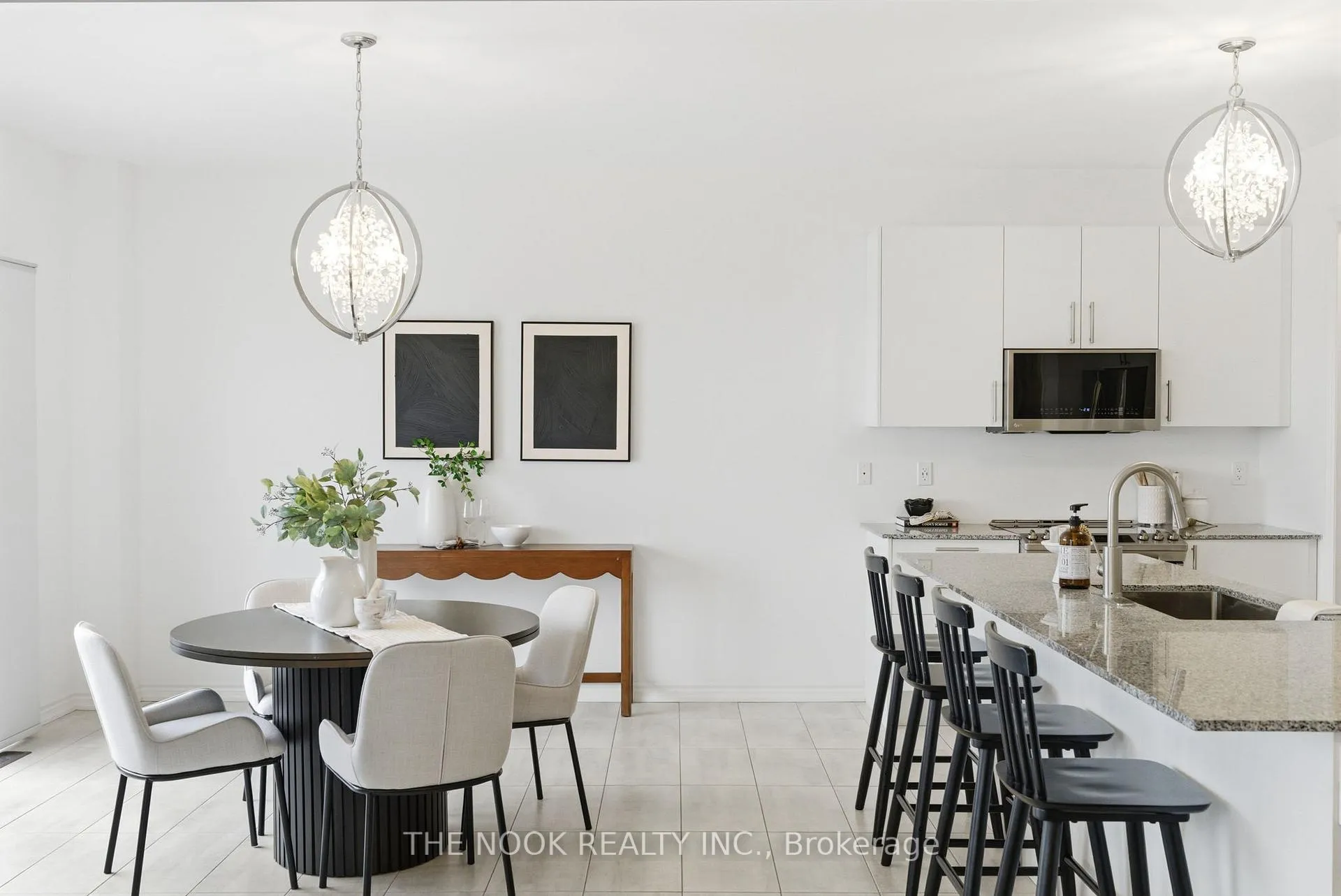 Photo 5 of 141 Lyle Drive, Clarington, Bowmanville — HOMEH