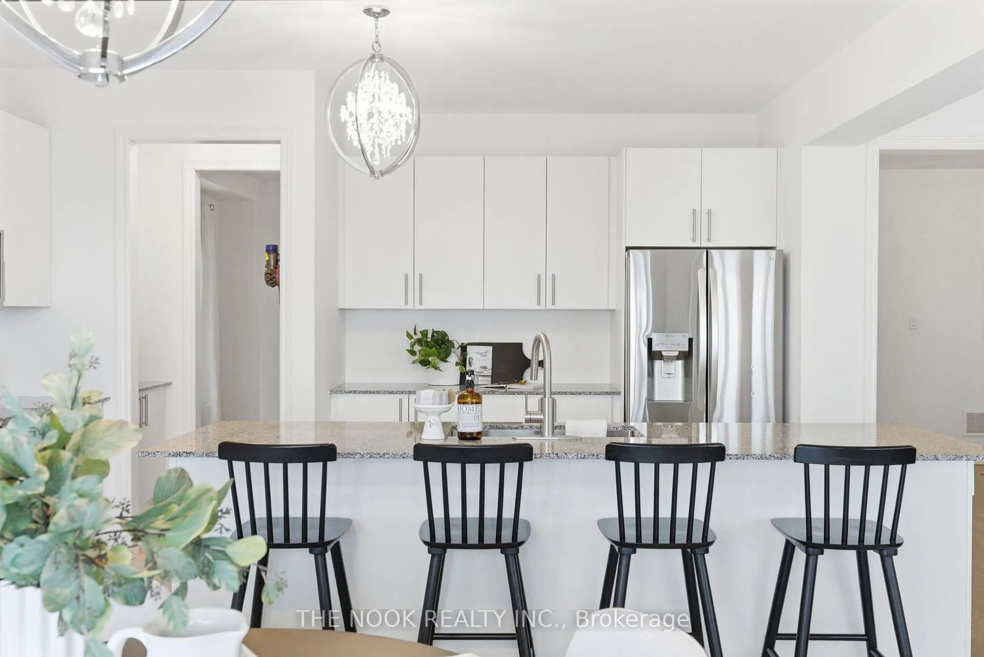 Photo 8 of 141 Lyle Drive, Clarington, Bowmanville — HOMEH