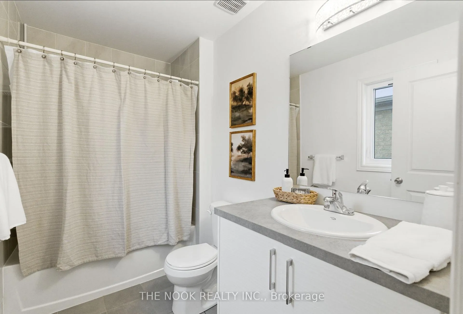 Photo 37 of 141 Lyle Drive, Clarington, Bowmanville — HOMEH