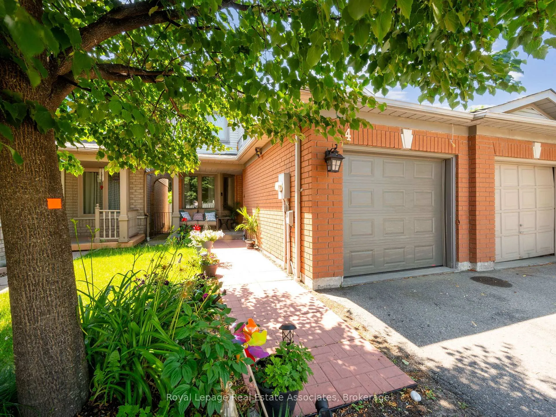 Photo 3 of 4 Greengrove Way, Whitby, Rolling Acres — HOMEH