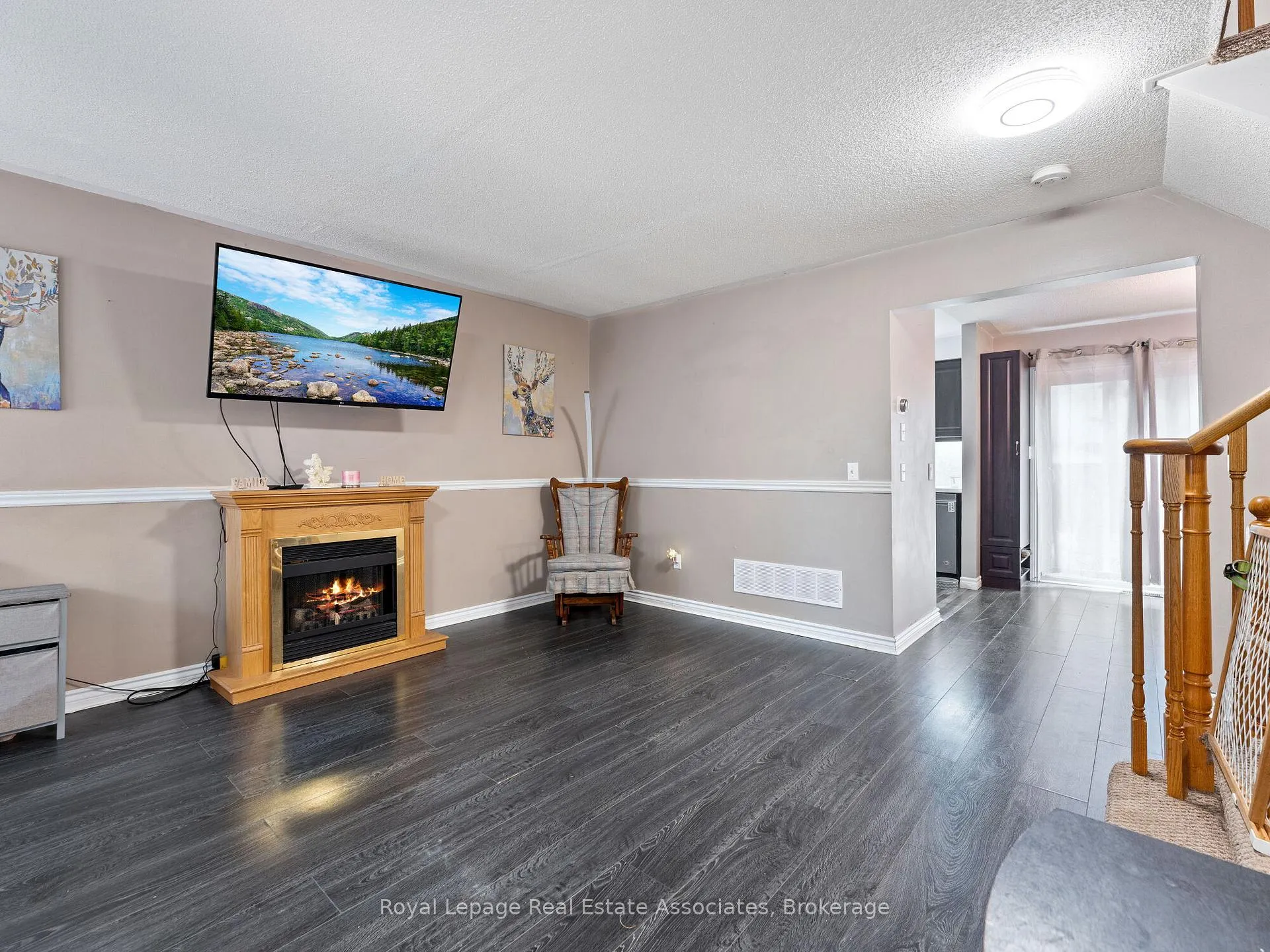Photo 7 of 4 Greengrove Way, Whitby, Rolling Acres — HOMEH