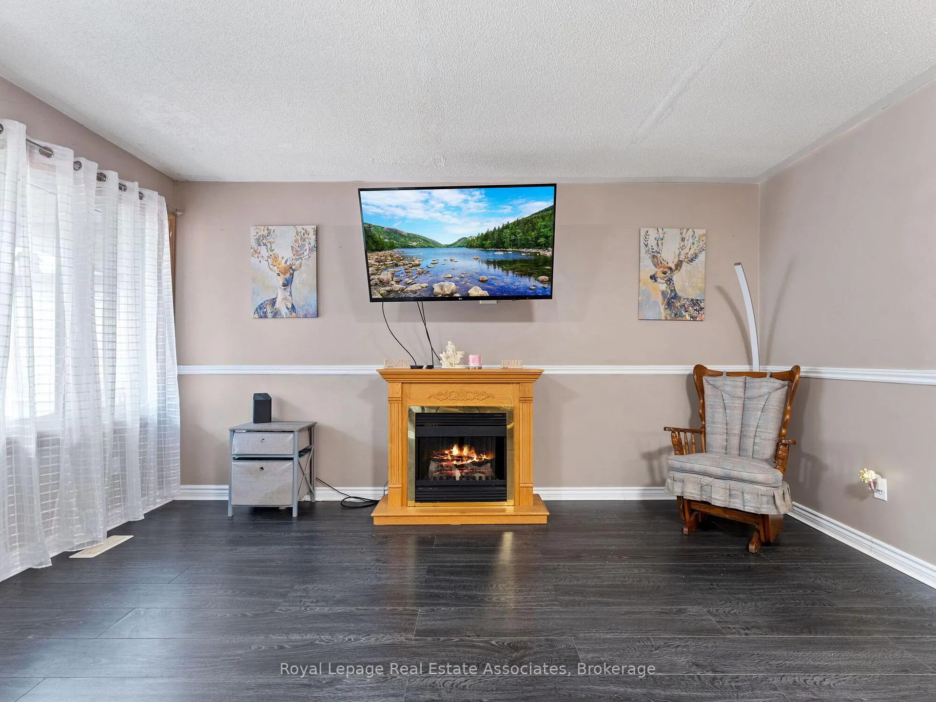 Photo 8 of 4 Greengrove Way, Whitby, Rolling Acres — HOMEH