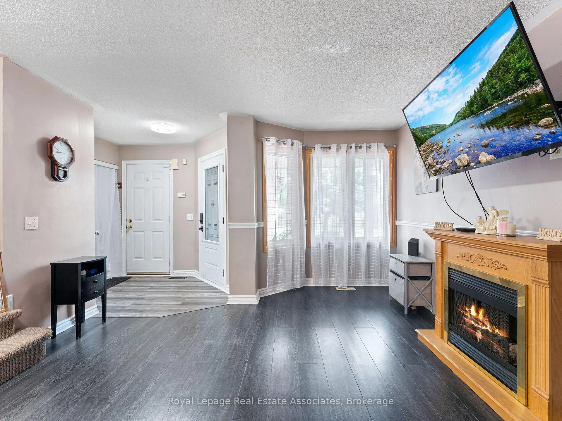 Photo 9 of 4 Greengrove Way, Whitby, Rolling Acres — HOMEH