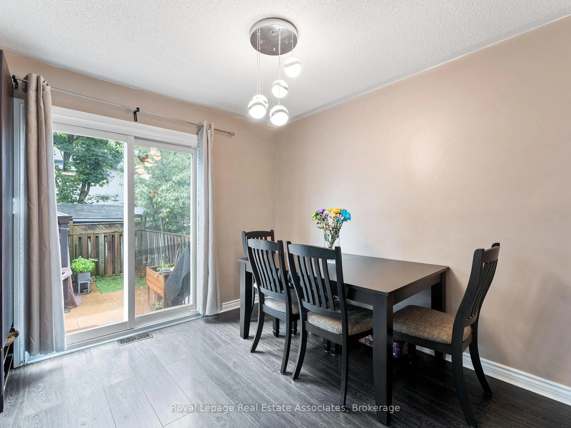 Photo 10 of 4 Greengrove Way, Whitby, Rolling Acres — HOMEH