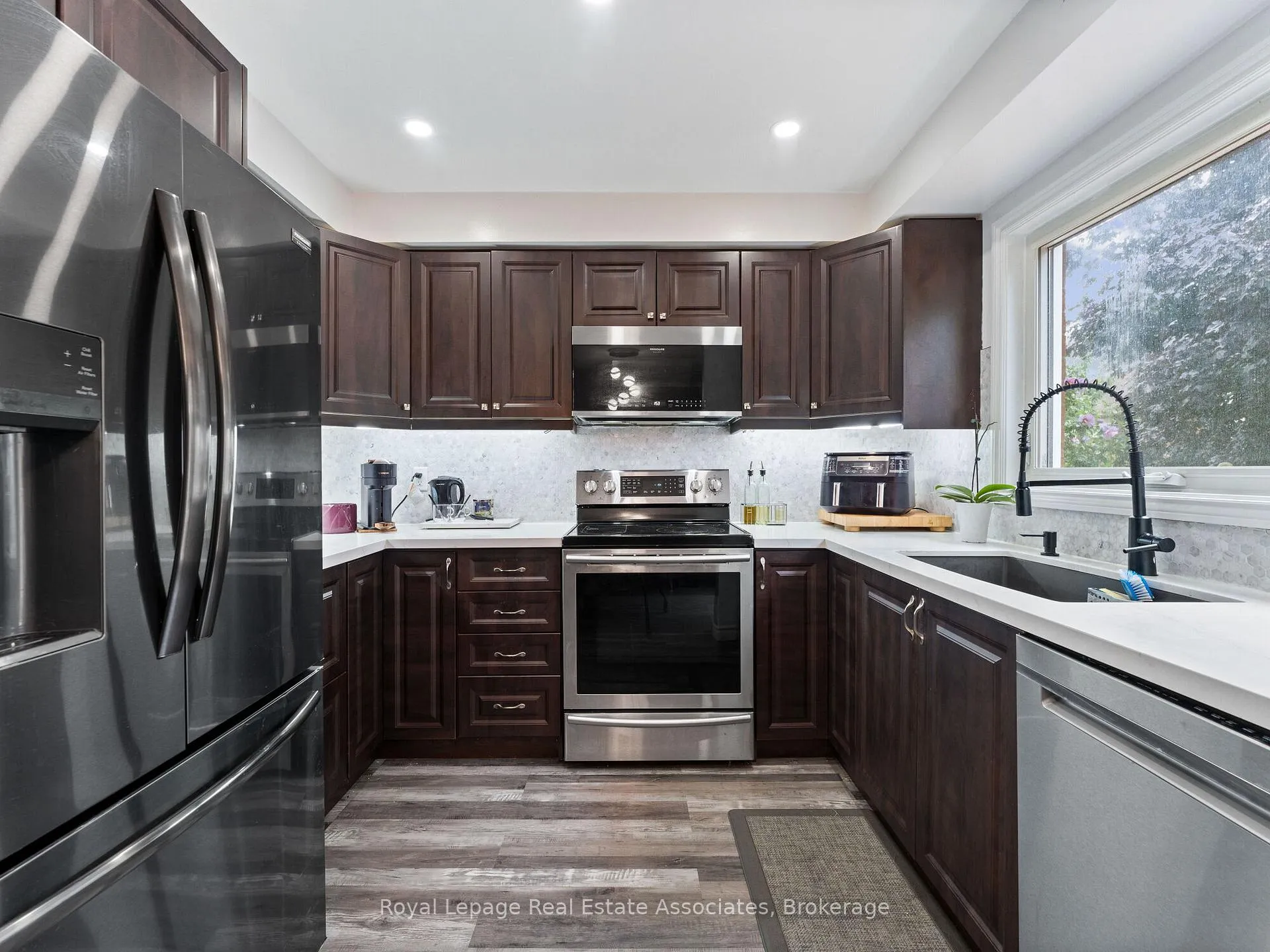 Photo 11 of 4 Greengrove Way, Whitby, Rolling Acres — HOMEH